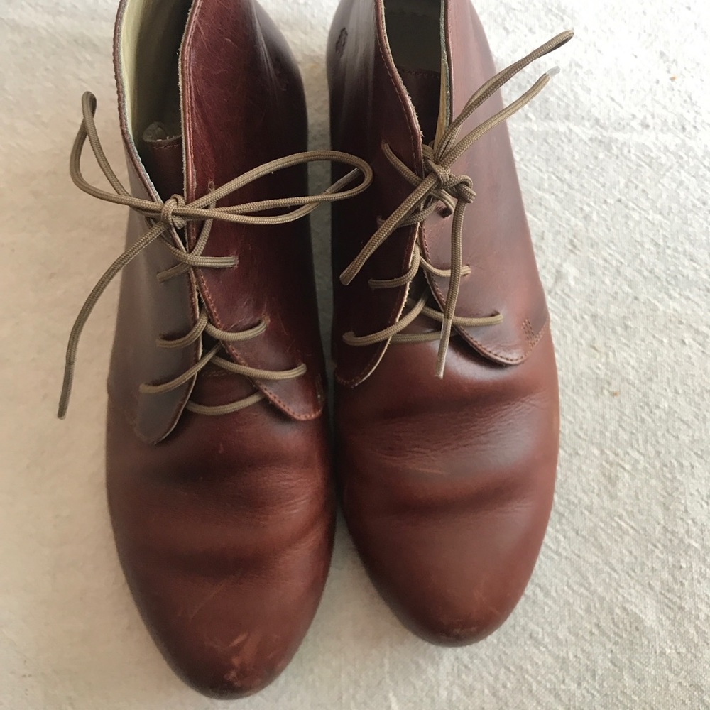 Nisolo chukka boots!